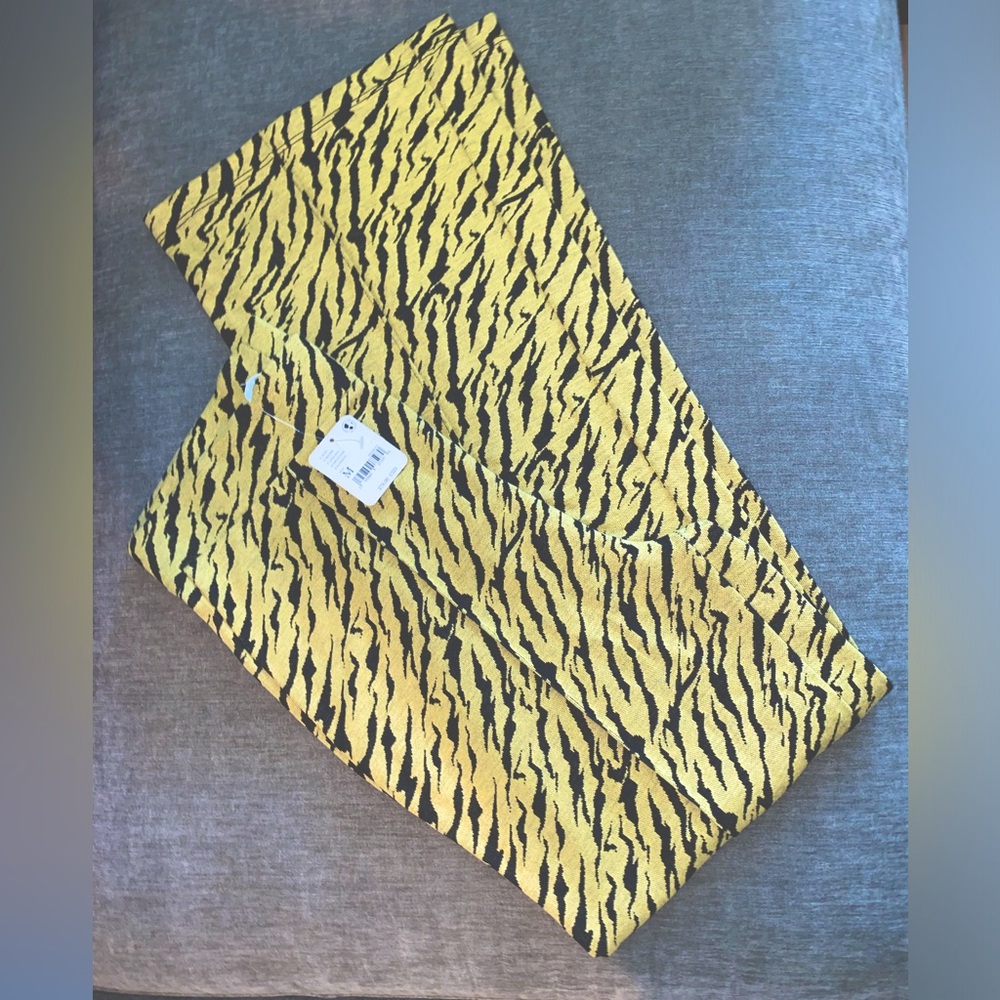 NEW NEVER WORN Rare gorgeous Free People animal print pants.